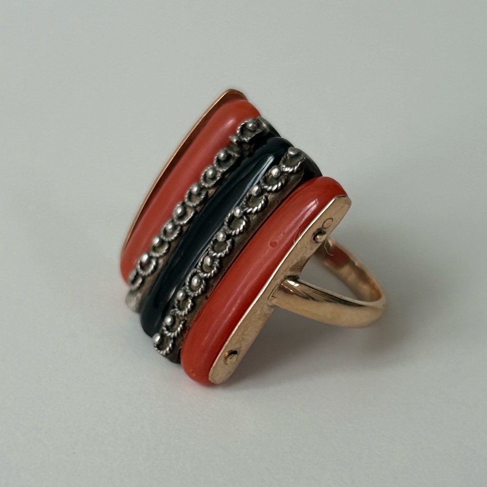 Antique coral and solid gold ring